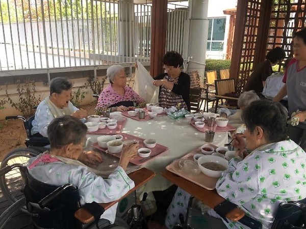알림게시물(6월_정원식사-박해형).jpg