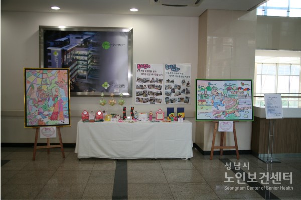 로비전시1.JPG