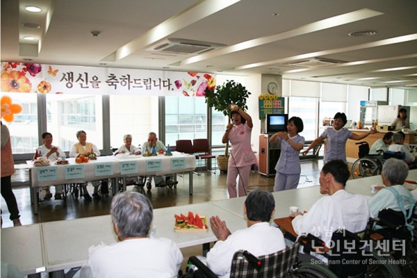 5.13.생신잔치061.JPG