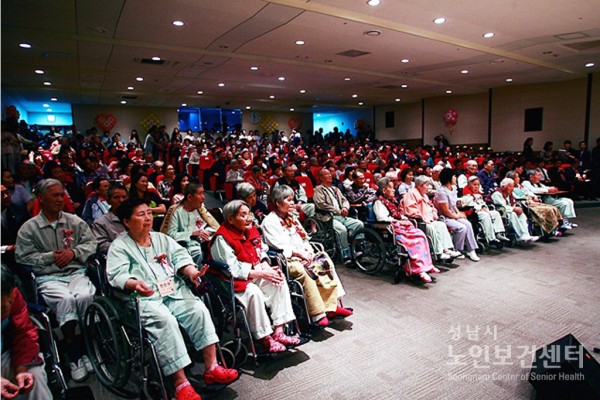 5.6.어버이날-행사사진101.jpg