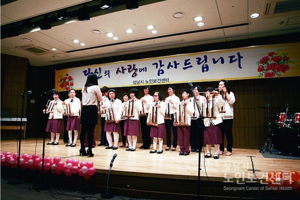 5.6.어버이날-행사사진207.jpg